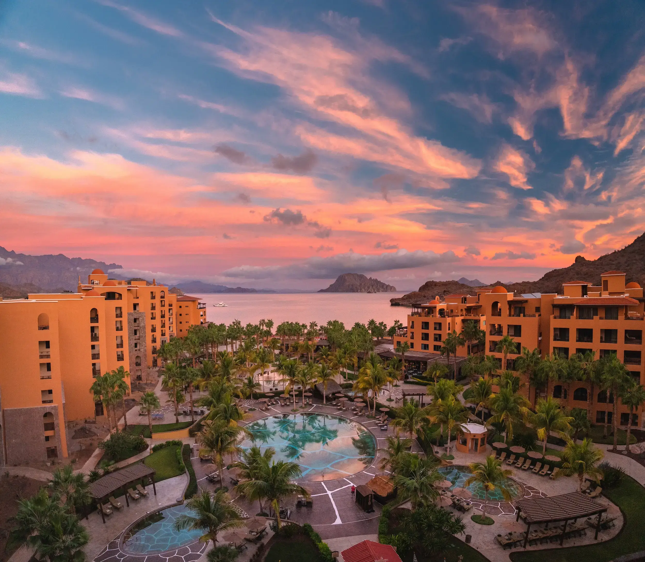 Luxury Estates Villas in Own In Loreto