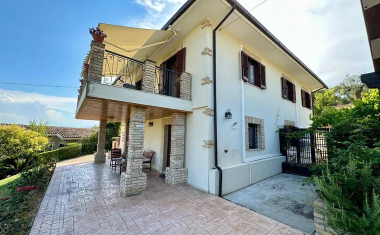 Modern luxury home design in Loreto for sale blending contemporary architecture with coastal living