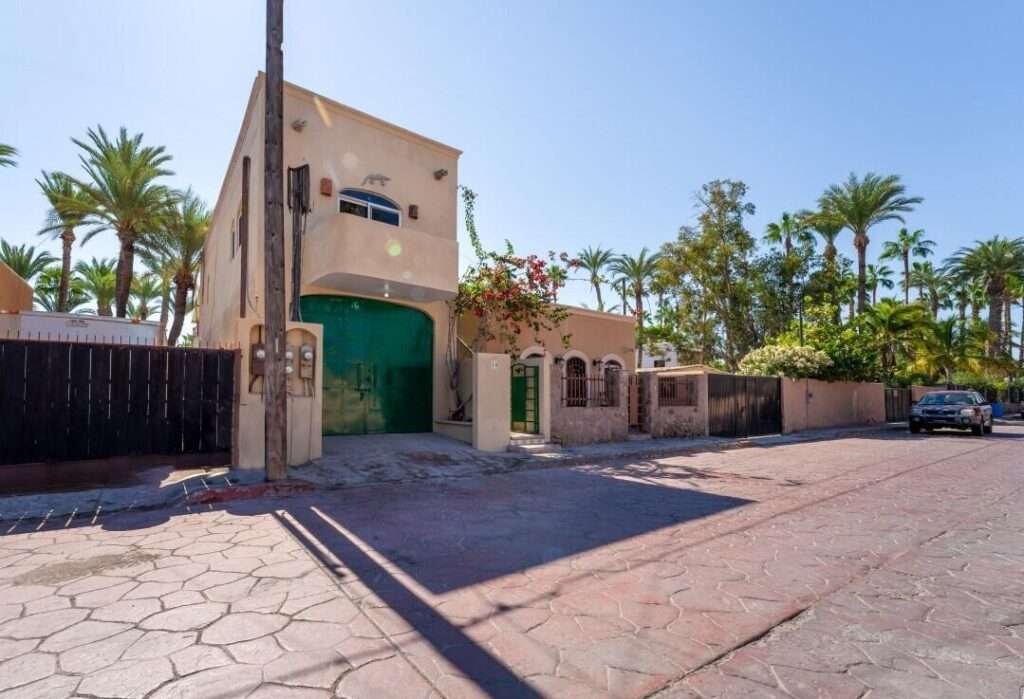 Loreto Centro Located on one of the most desirable streets in Loreto, this cozy 2-floor and well-maintained 2-bedroom, 2-bathroom home offers the perfect blend of comfort, convenience, and investment potential. Situated just steps away from the vibrant Malecon, you'll have easy access to beautiful waterfront – 10 C. Fernando Jordan, Loreto, BS