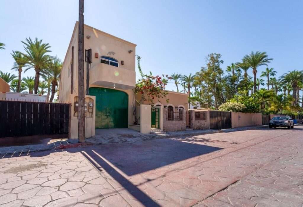 Loreto Centro Located on one of the most desirable streets in Loreto, this cozy 2-floor and well-maintained 2-bedroom, 2-bathroom home offers the perfect blend of comfort, convenience, and investment potential. Situated just steps away from the vibrant Malecon, you'll have easy access to beautiful waterfront – 10 C. Fernando Jordan, Loreto, BS