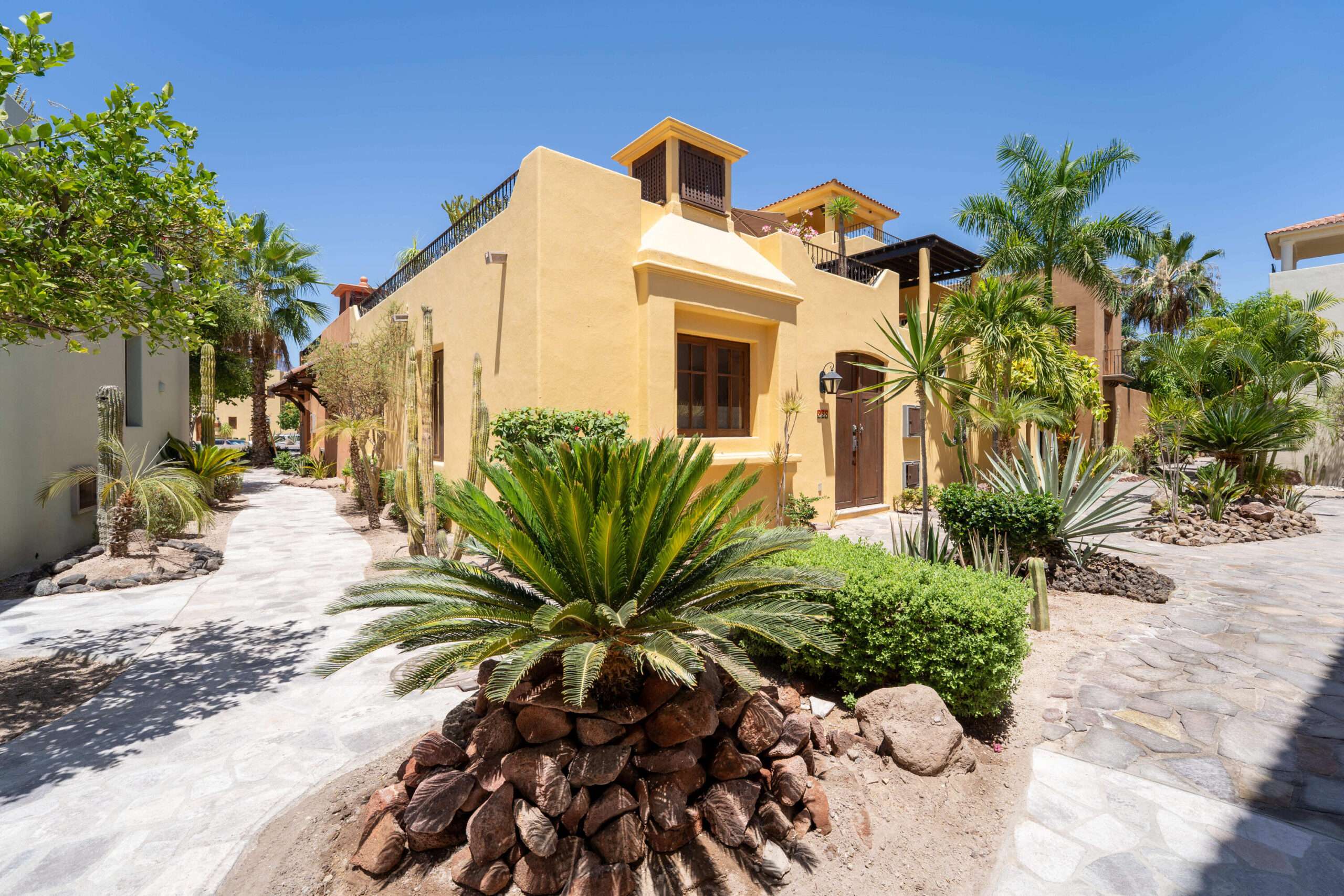 Loreto Agua Viva This stunning Encantada floor plan is open onthree sides, offering an abundance of natural light and seamless indoor-outdoor living. Perfectly positioned in the heart of the covetedAgua Viva neighborhood, this home boasts sweeping mountain and sea for sale